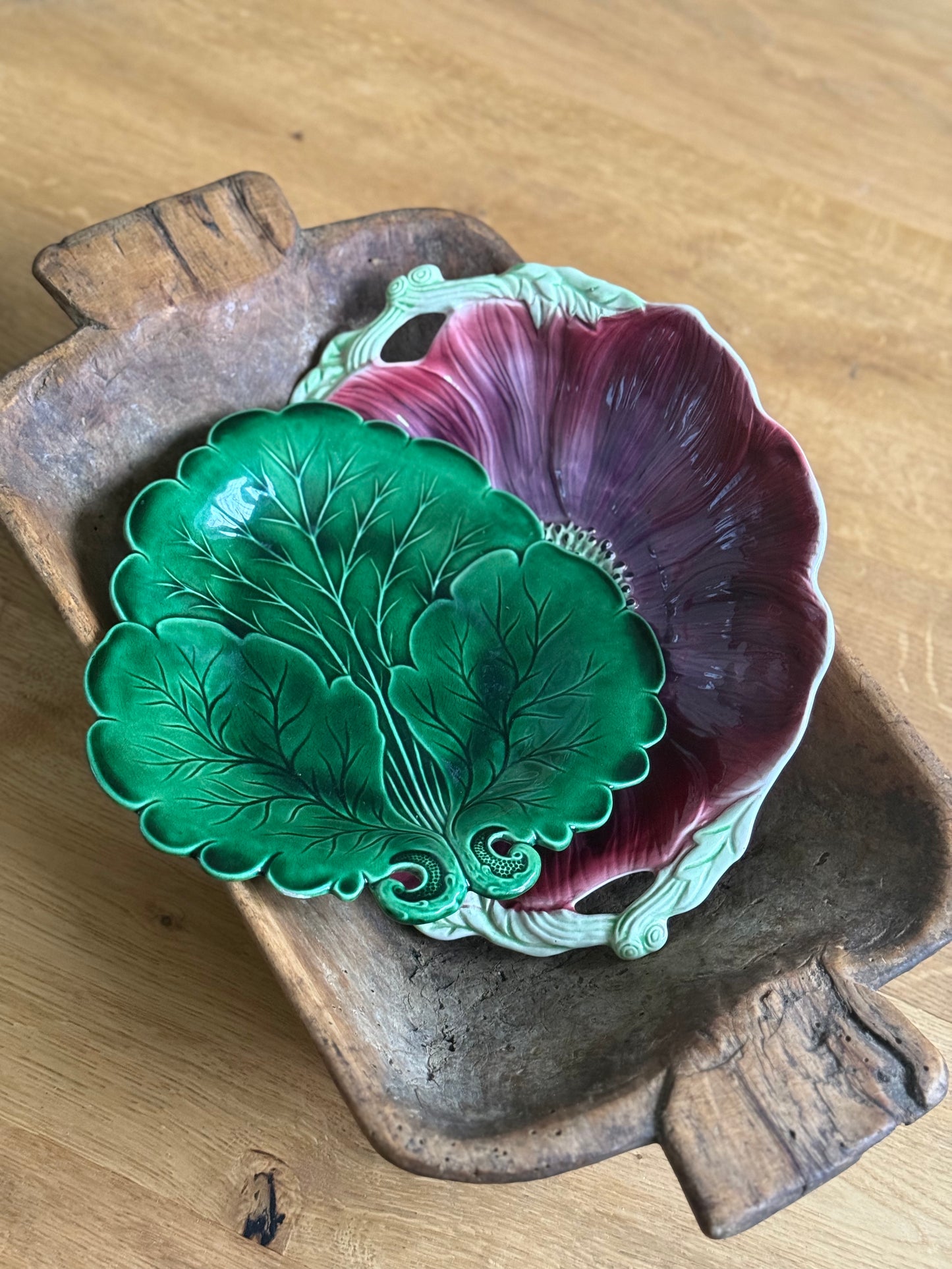 1940s Green Glazed Antique Grape Leaf Plate – Vintage Decorative Dish, 24.5cm