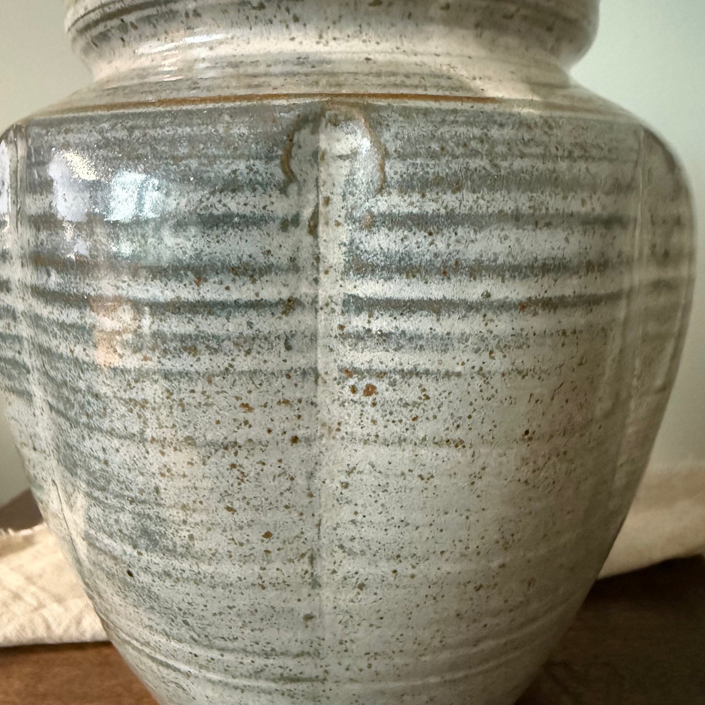 Blue-Grey Pottery Urn with Lid – 22cm, Marked SP