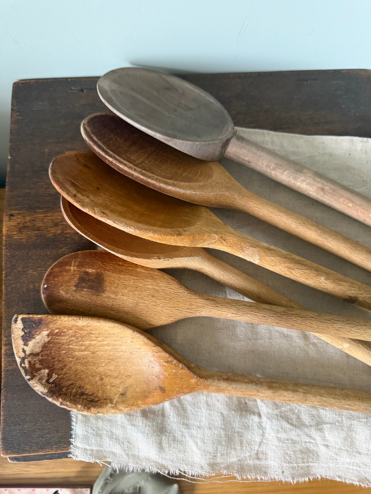Vintage Solid Wood Spoon Rack with 6 Wooden Spoons