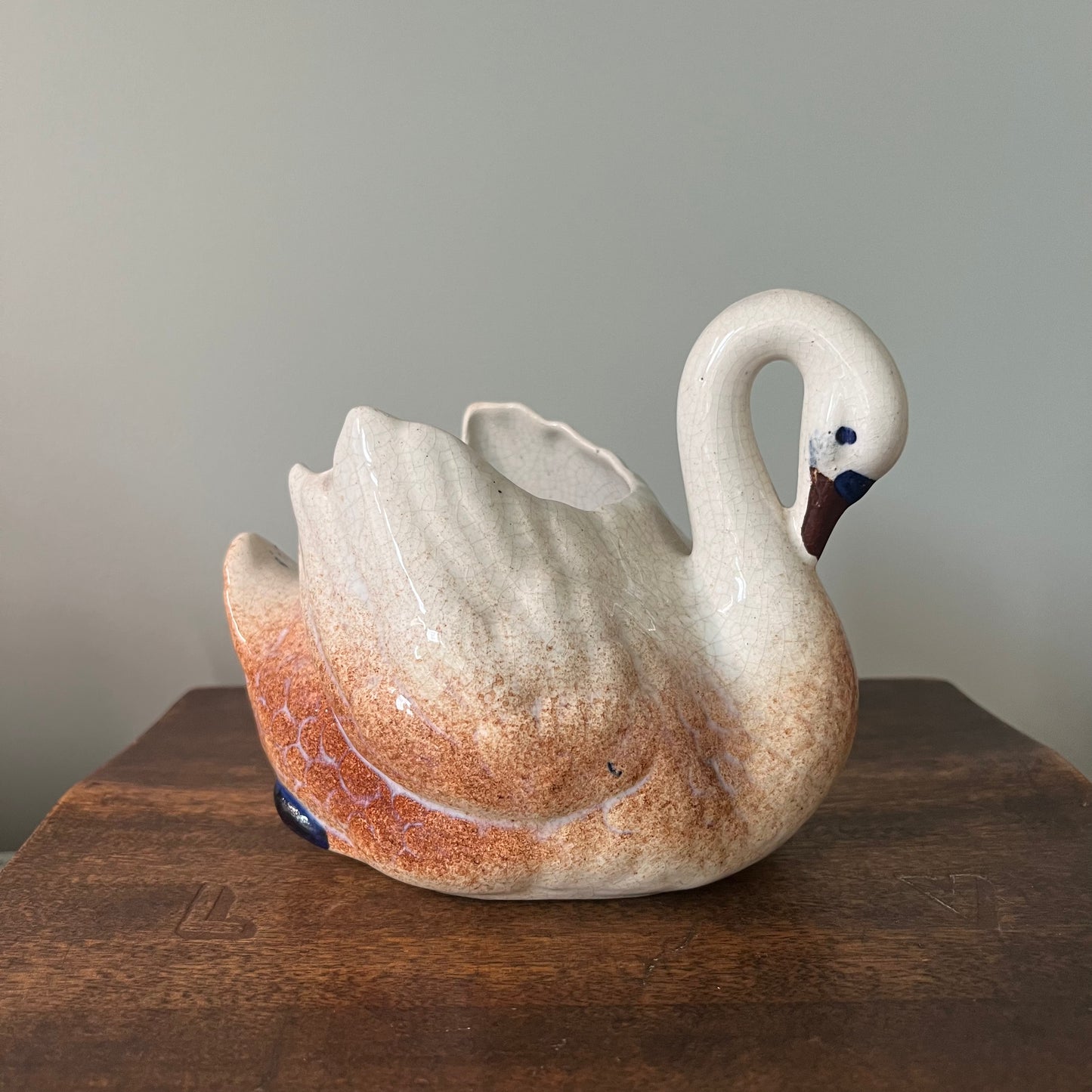 Small Swan Planter
