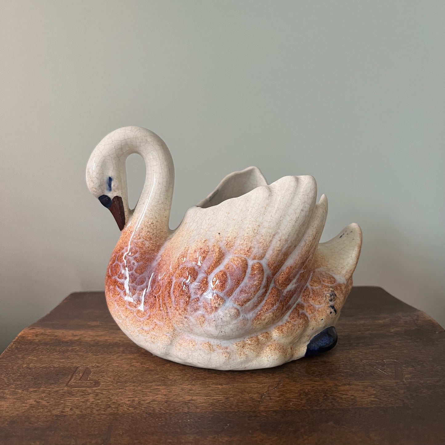 Small Swan Planter