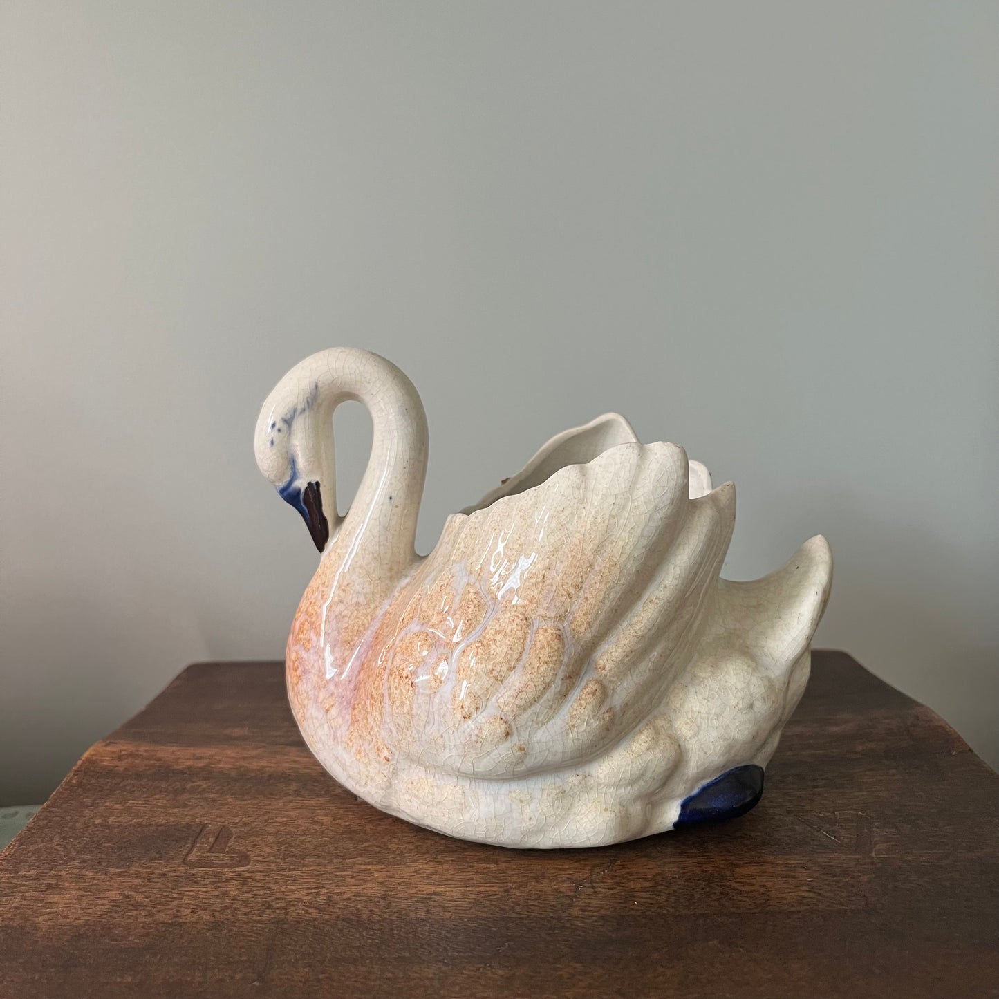 Small Swan Planter