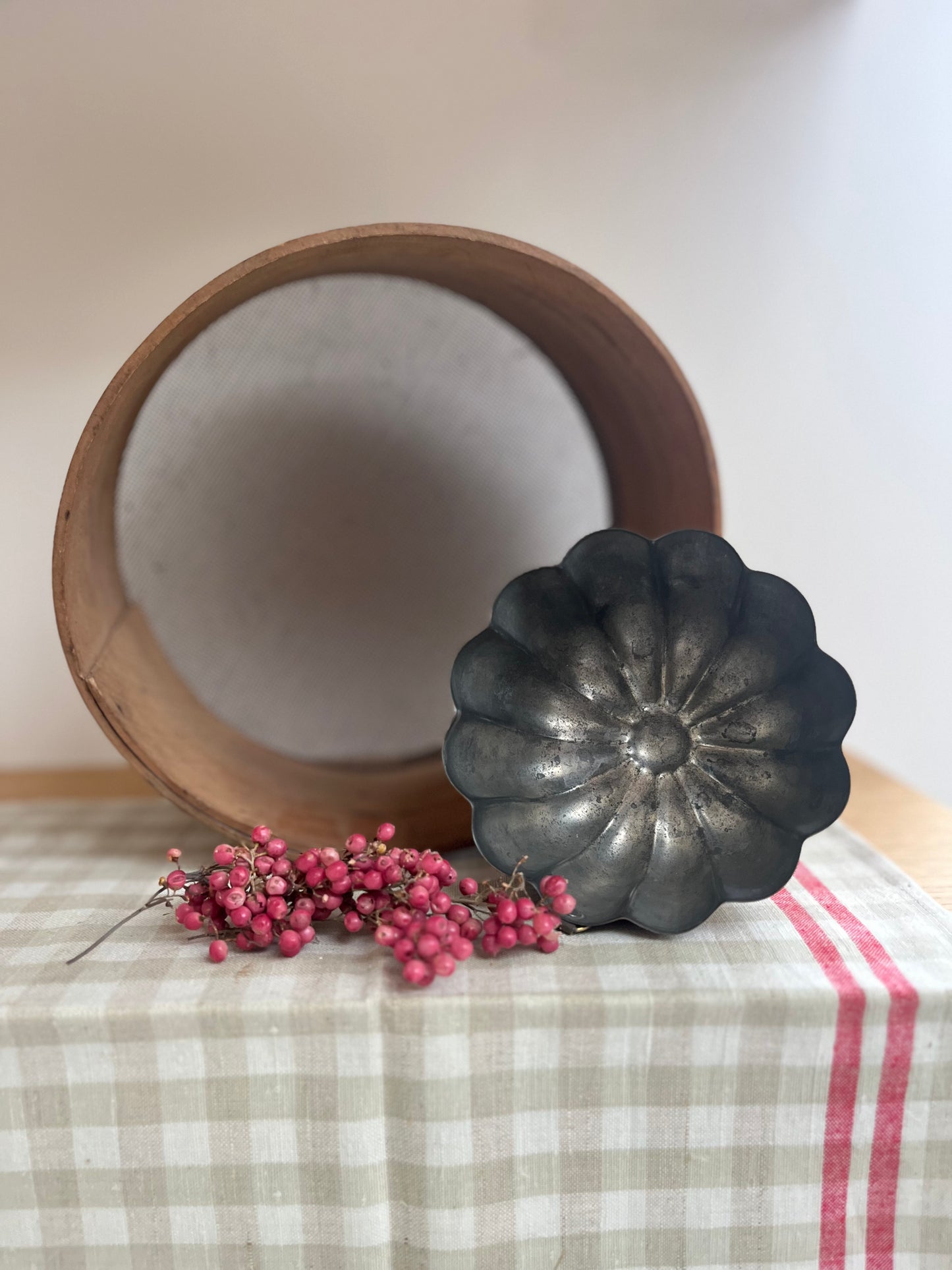 Vintage Small Copper Mould – Ready to Hang - 12cm