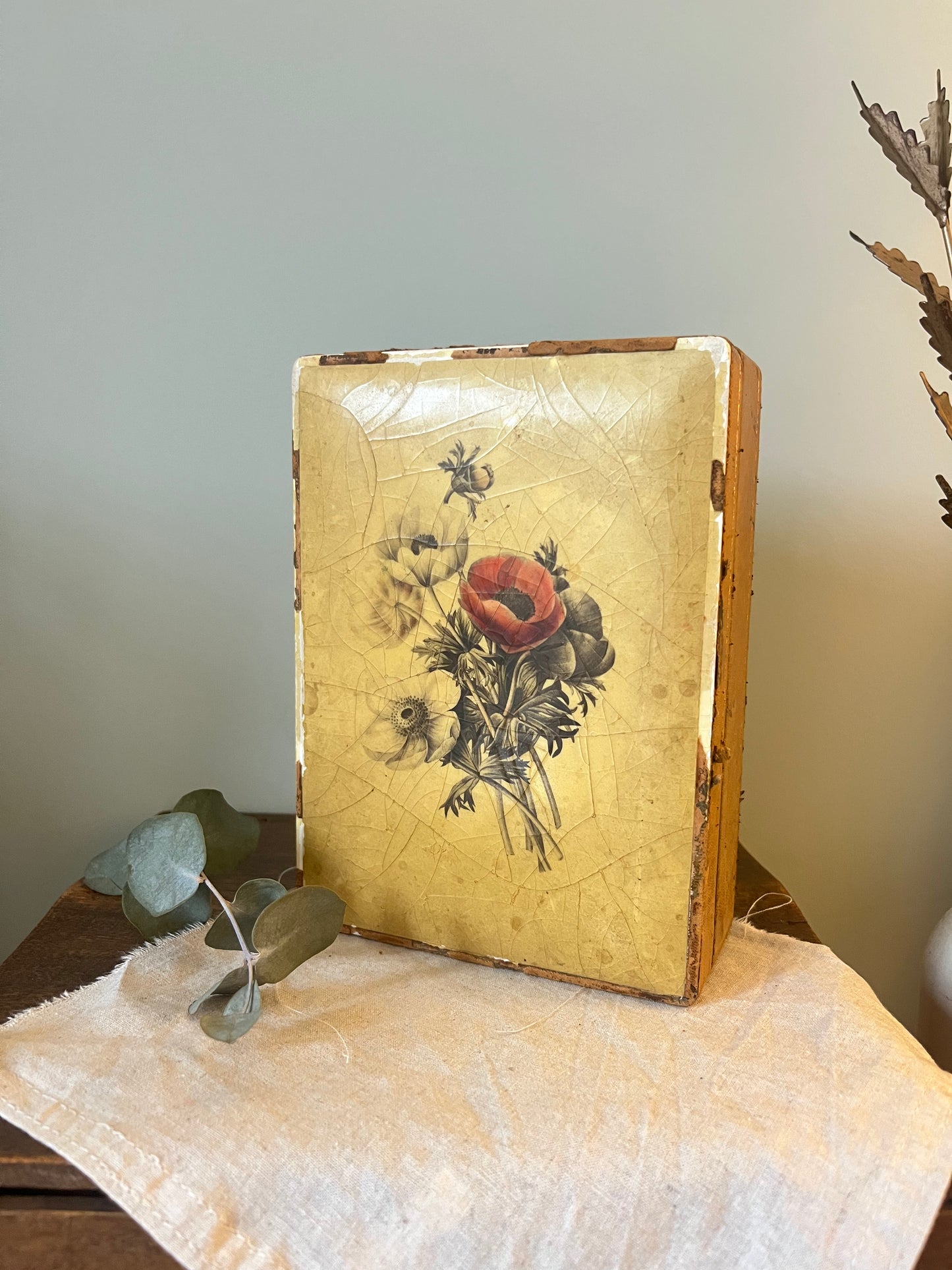 Vintage Floral Box with Poppies & Green Velvet Lining