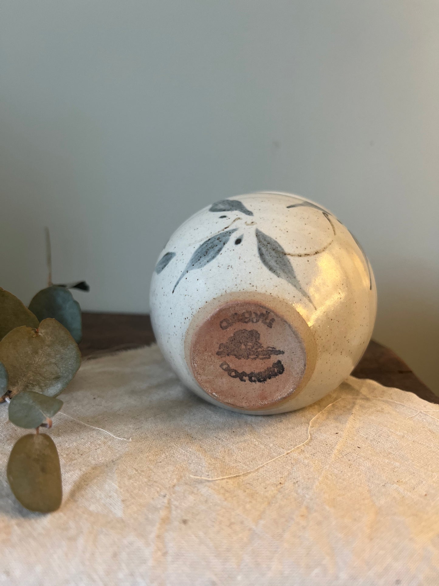 Stoneware Wall Vase – Grey with Blue Petals