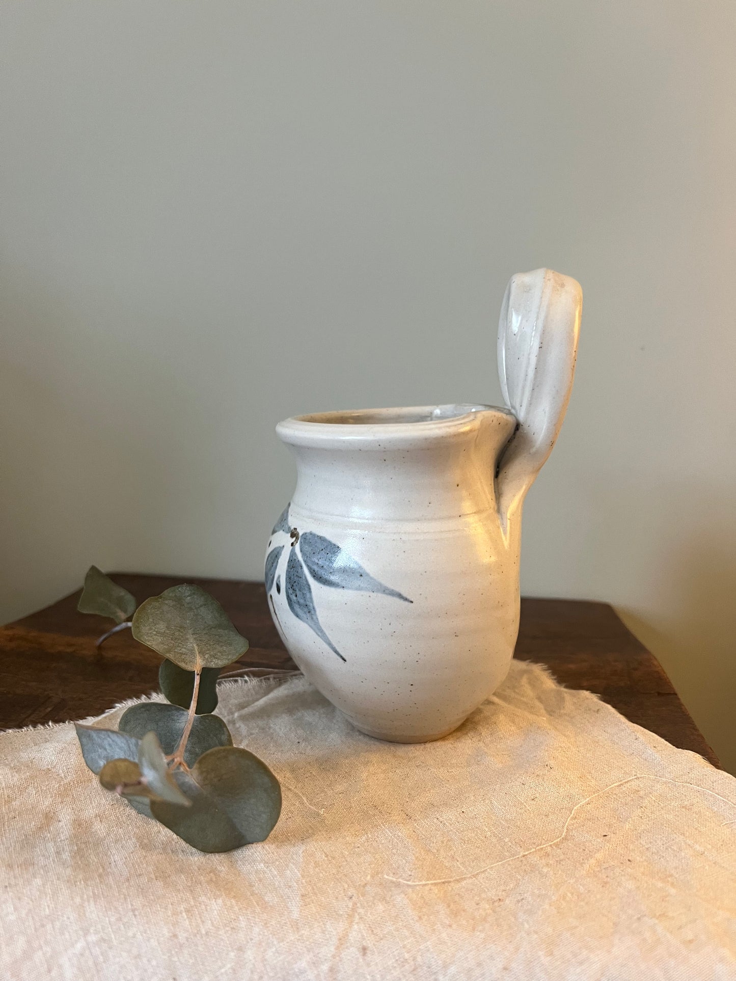 Stoneware Wall Vase – Grey with Blue Petals
