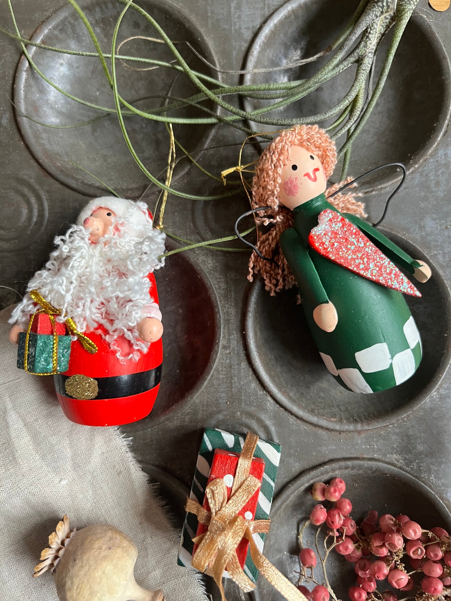 Vintage Christmas Wooden Hanger Sets