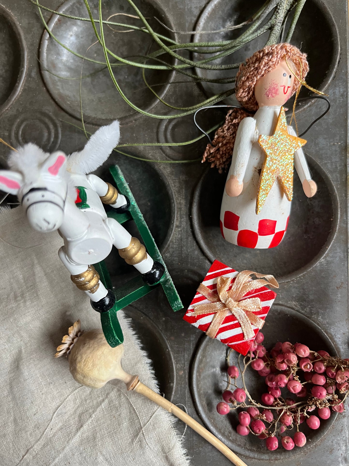 Vintage Christmas Wooden Hanger Sets