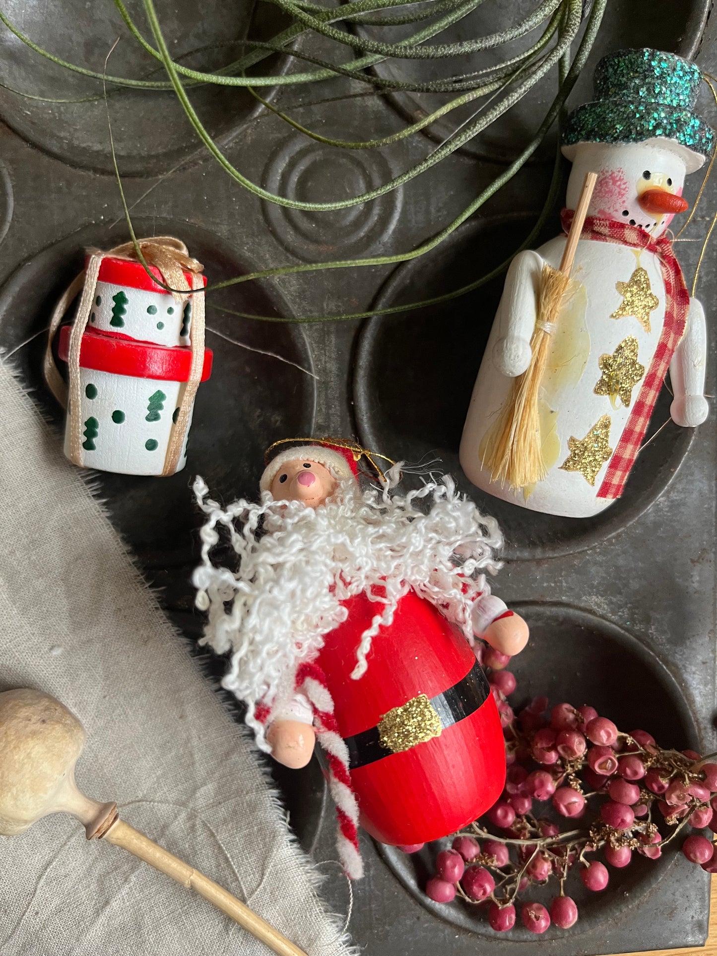 Vintage Christmas Wooden Hanger Sets