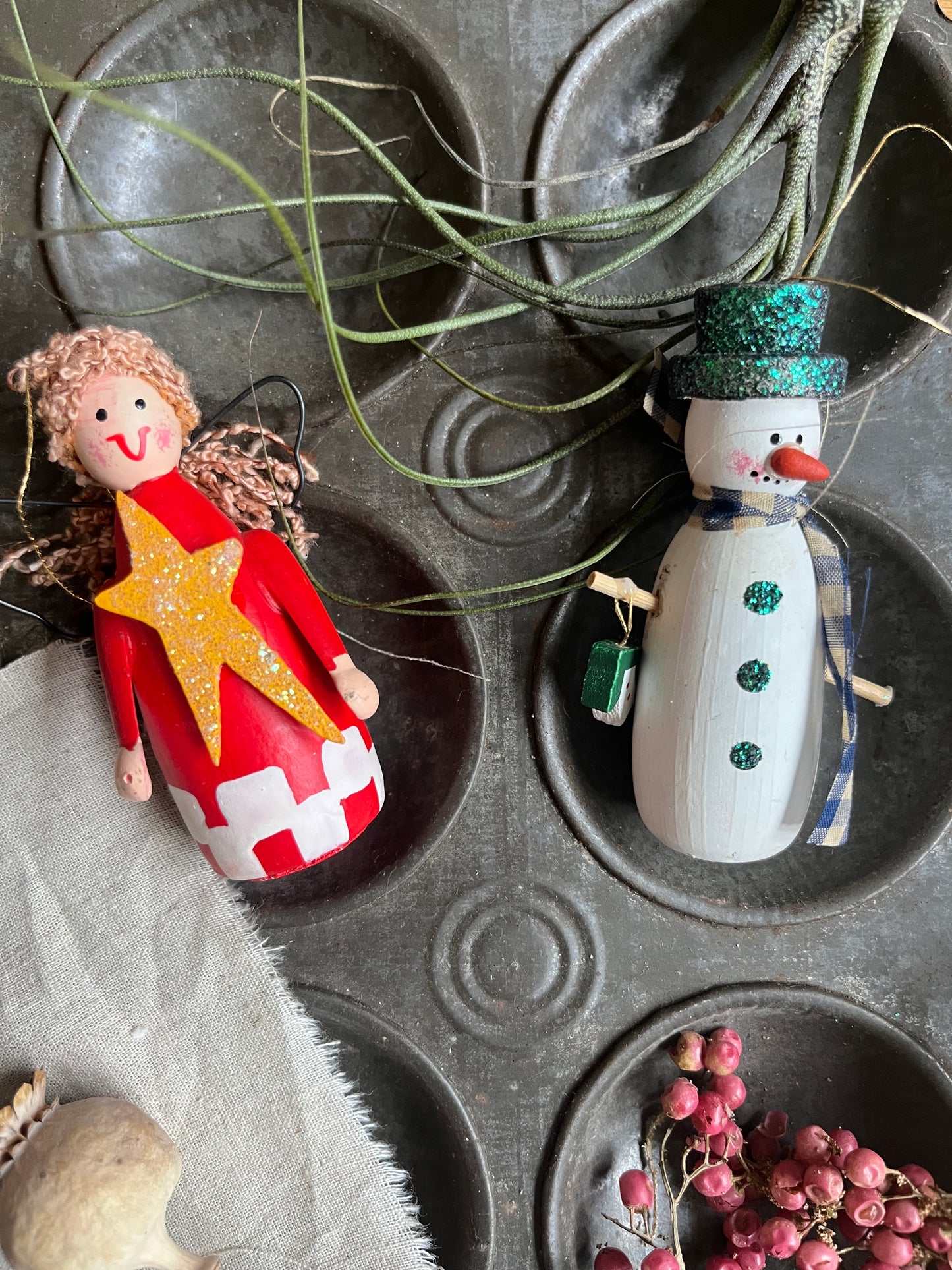 Vintage Christmas Wooden Hanger Sets