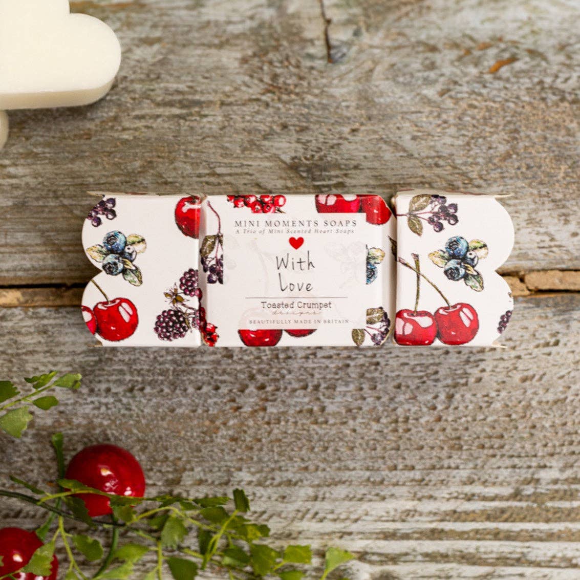 Mon Cheri Boxed Mini Soaps – Cracker Gift Set
