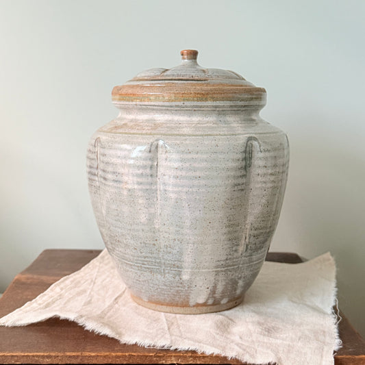 Blue-Grey Pottery Urn with Lid – 22cm, Marked SP