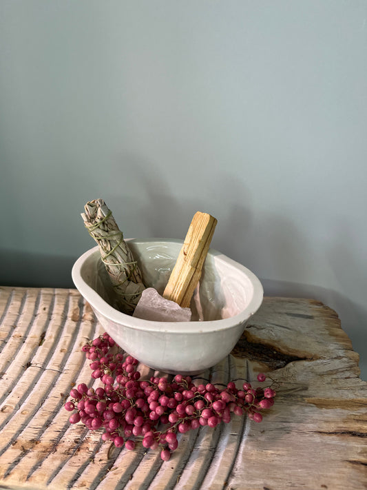 Mindful Moments Smudge Set with Mini Porcelain Jelly Mould