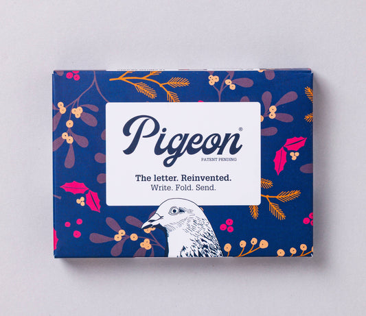 Winter Berries Pigeon, Folding Letter Set, Pack of 6 Letters